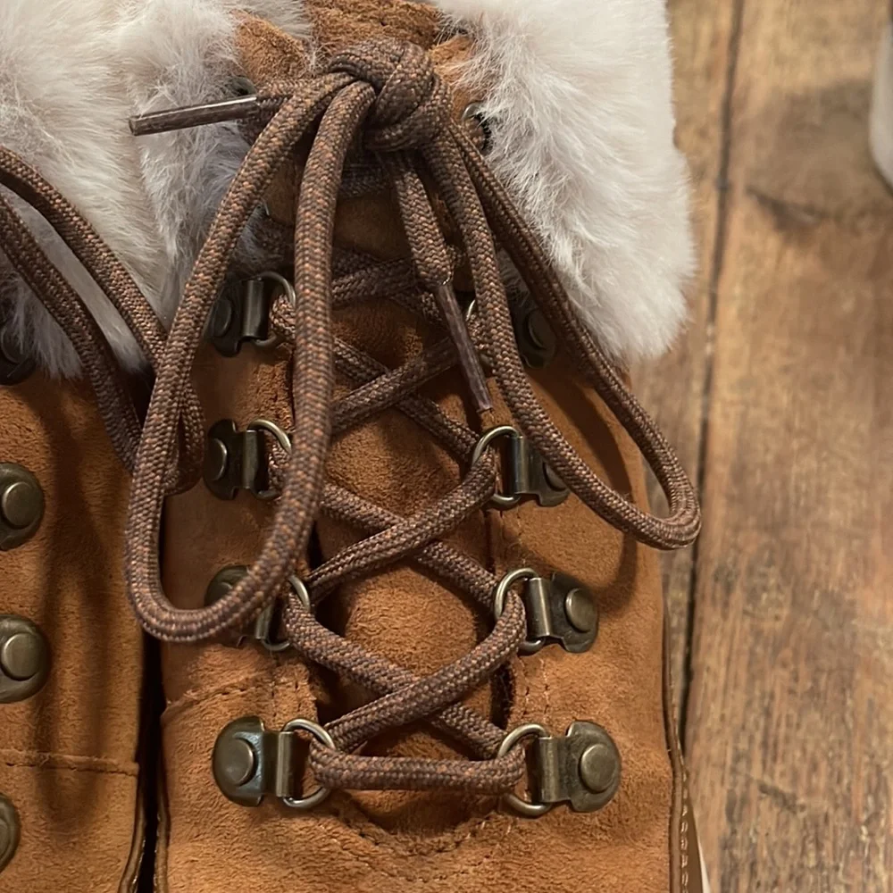 Koolaburra Tynlee Lace-Up Winter Boots for Outside Walking Boots Trendy - Picture 9 of 11